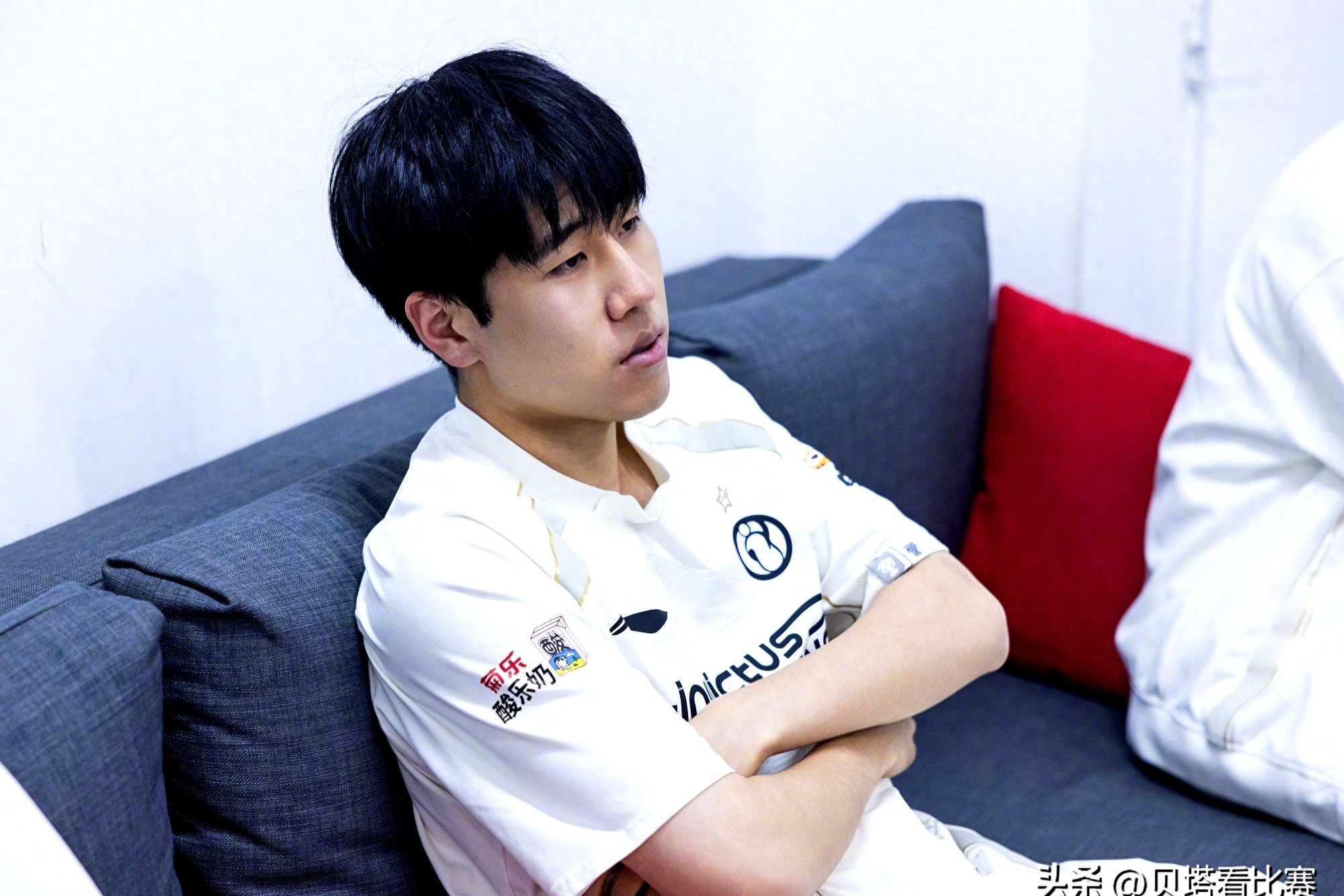 大比分获胜引发热议！，Scout在IG比赛中败北比赛高潮迭起的简单介绍-爱游戏