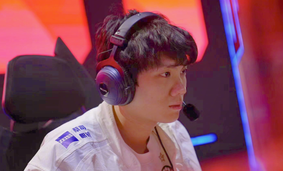 TheShy重返赛场，夺冠首场状态出色，IG观众沸腾！赛场气氛高涨的简单介绍-爱游戏下载